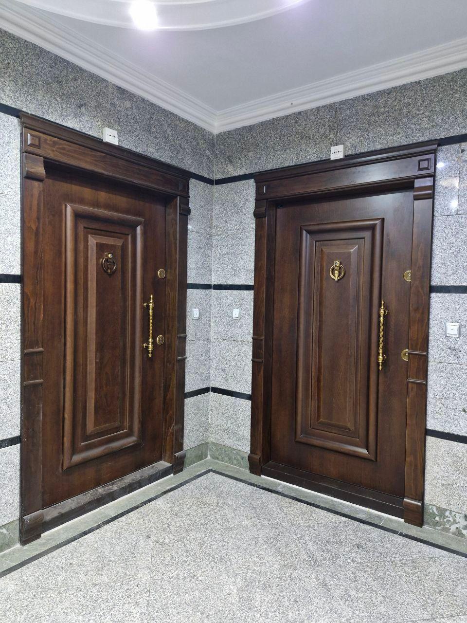 نصب درب ساختمان - هادی ترکپور نصبینو